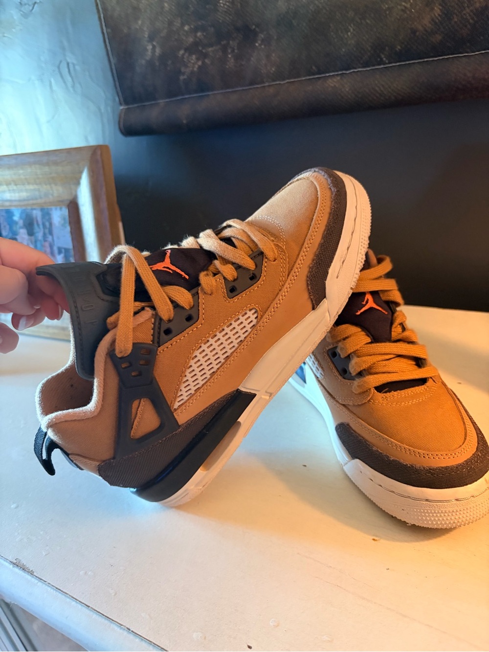 Nike Air Jordan kids Low-Top Sneakers in flax/Brown